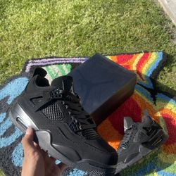 Jordan 4 Retro “Black Cats”