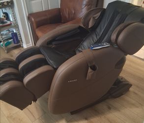 Kahuna zero gravity massage chair great working condition