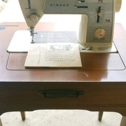SINGER Touch & Sew Sewing Machine Vintage