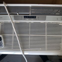 Frigidaire Window-Mounted Heavy Duty Room Air Conditioner