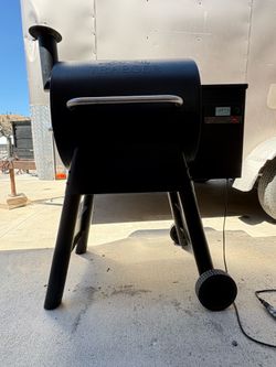 Traeger Pro 575 WiFIRE Pellet Grill