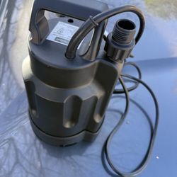Utilitech 1/6hp 115 Volt 25 Gallon Thermoplastic Submersible Utility Pump