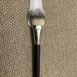 MAC Makeup Brush 127S Split Fiber Face Brush 