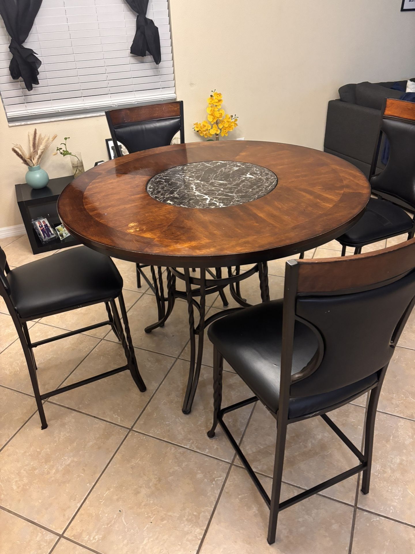 Round Hi Top Table With Lazy Susan &  4 Chairs 
