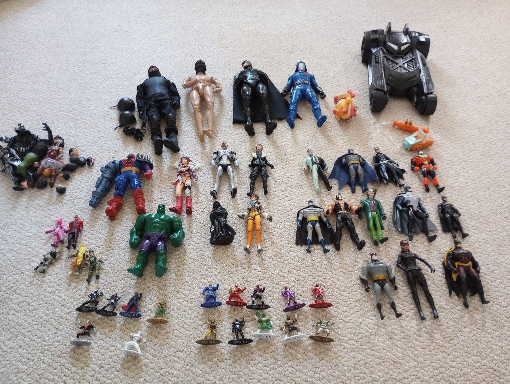 Action Figure Lot With Fodder