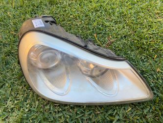 2008 2009 2010 Porsche Cayenne right passenger side headlight Halogen