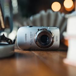 Canon Powershot SD960 IS digital camera