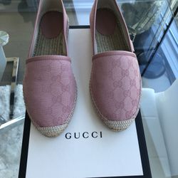 Gucci Monogram flats soft pink
