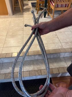 Stainless steel Everbuilt 5’ braided washing machine hoses used