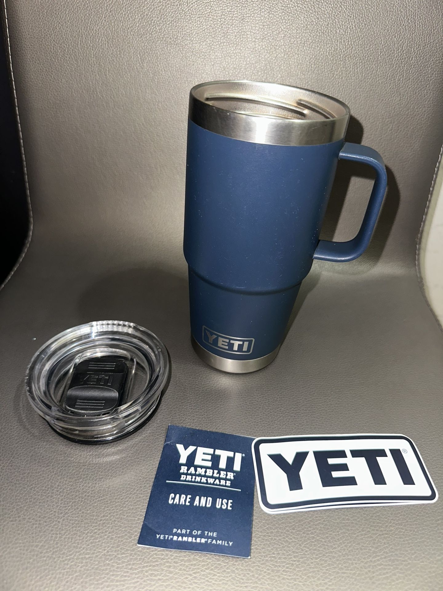 YETI Rambler 20 Oz Travel Blue