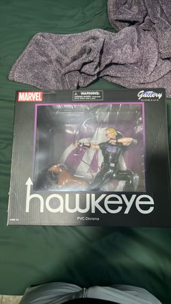 Hawkeye and Pizza Dog Daimond Select Diorama