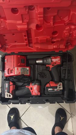 Milwaukee M18 FUEL Hammer Drill & Impact Driver Combo Kit