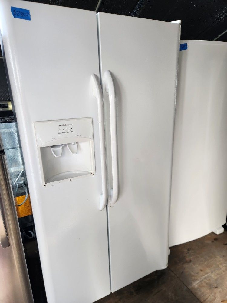 Frigidaire Side-By-Side Fridge