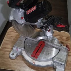 craftsman 7 1/4 in corded miter saw with laser light in excellent condition 