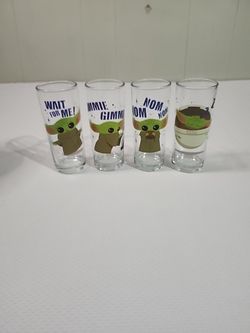 Disney Star wars Baby Yoda The Mandalorian Set Of 4 Glass Cups 10 Oz 