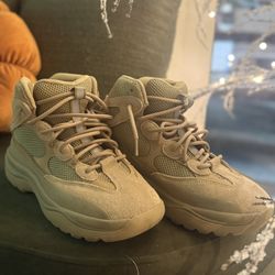 YeezyBoots, Desert Color