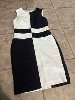 Ann Taylor Women Petite Sleeveless Black/White Dress. Size 0 . Like New