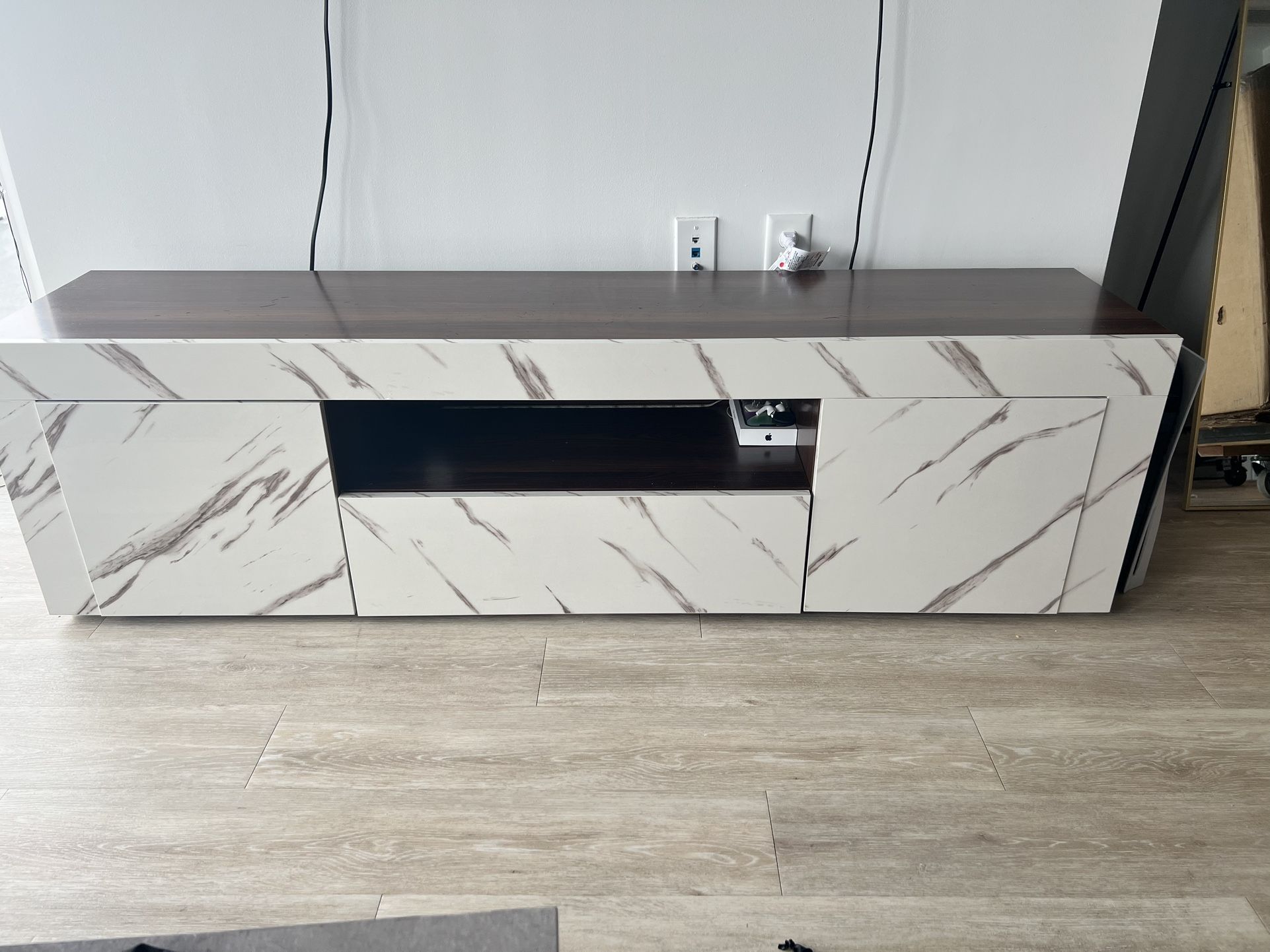 Modern Marble-Style TV Stand – Great Condition! $100
