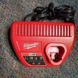 Milwaukee 12v Charger