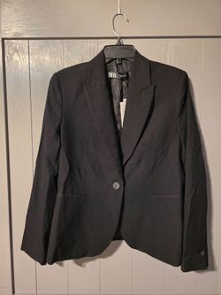 Black notch lapel blazer (Zara)