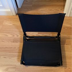 Folding chair Perfect For Camping /Beach /hiking 
