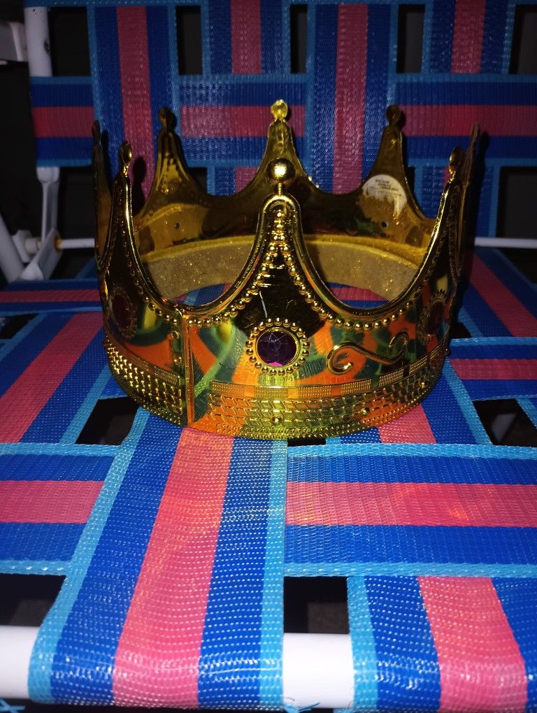 King π Crown