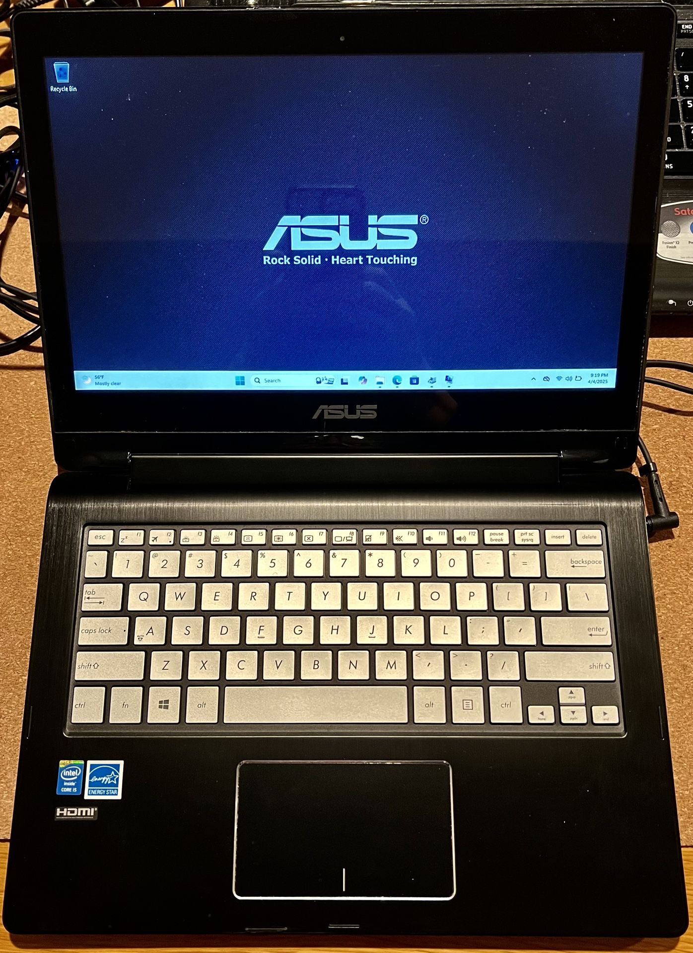 ASUS 13” Q302LA Touchscreen 2-in-1 Tablet/Laptop i5-4210U 2.4GHz 8GB 250GB SSD HDMI Win11Pro Office21