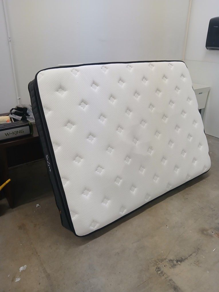 Full Size Matress
