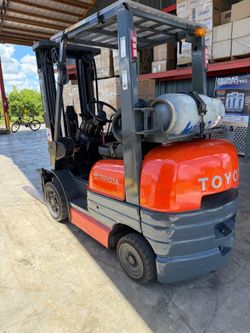 Toyota forklift 5000 lbs 3 stage mass