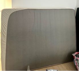 QUEEN SIZE MATTRESS – PICK UP ASAP