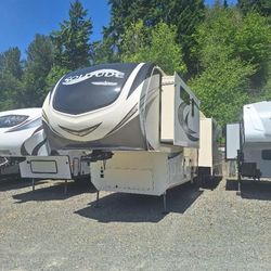 2018 Grand Design Solitude 384Gk / 384Gk-R