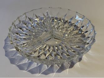 VINTAGE DIAMOND CUT 3 WAY DIVIDED RELISH/NUT/CANDY CLEAR GLASS DISH