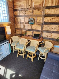  Swivel Rattan w/ Cushions (Set of 4)