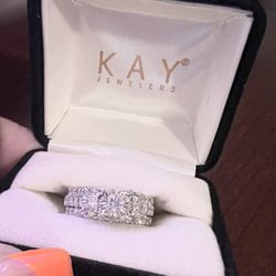 Beautiful White Good Wedding Ring Set