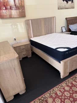 Queen Bed Room Set On Sale