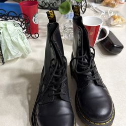 De Martens rain boots size 8
