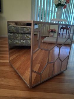 Cube Mirrored Side Table