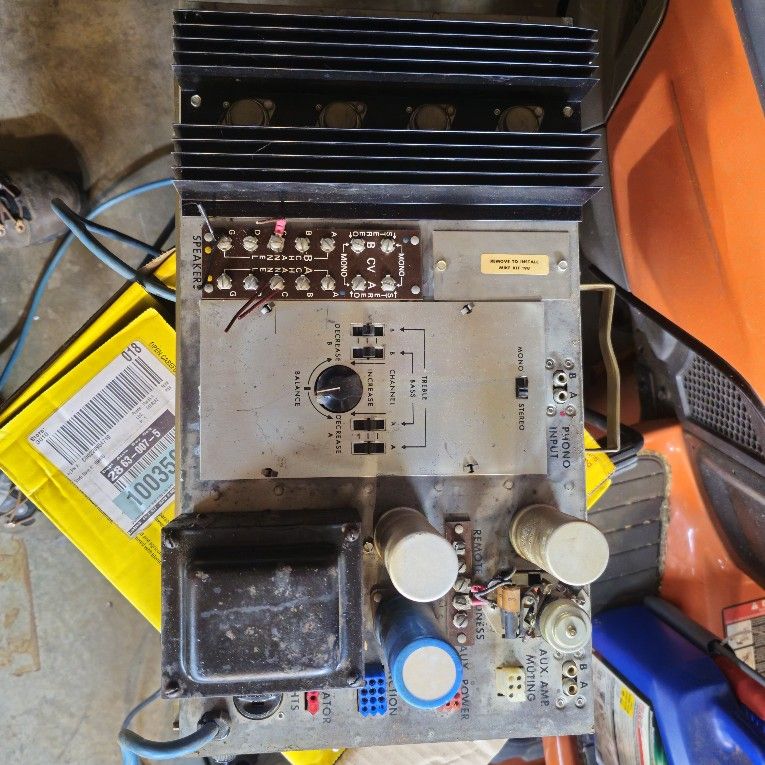 Wurlitzer 550 Amplifier