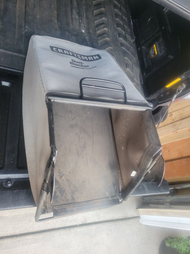 Craftsman Dust Blocker