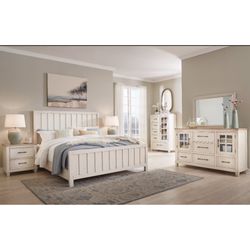 Queen 5pc Bedroom Set By Ashley / $10 EZ Financing Options
