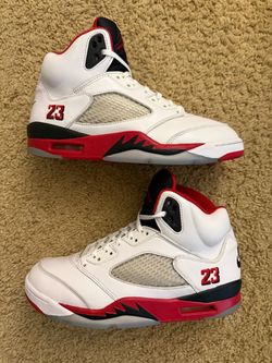 Size 9 (Used condition, without box) - 2025 Air Jordan 5 retro fire red