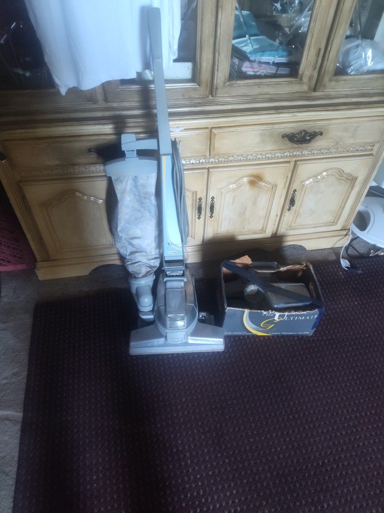 Kirby Upright Vacuum Cleaner Ultimate Diamond Edition With Home Cleaning Tool Kit