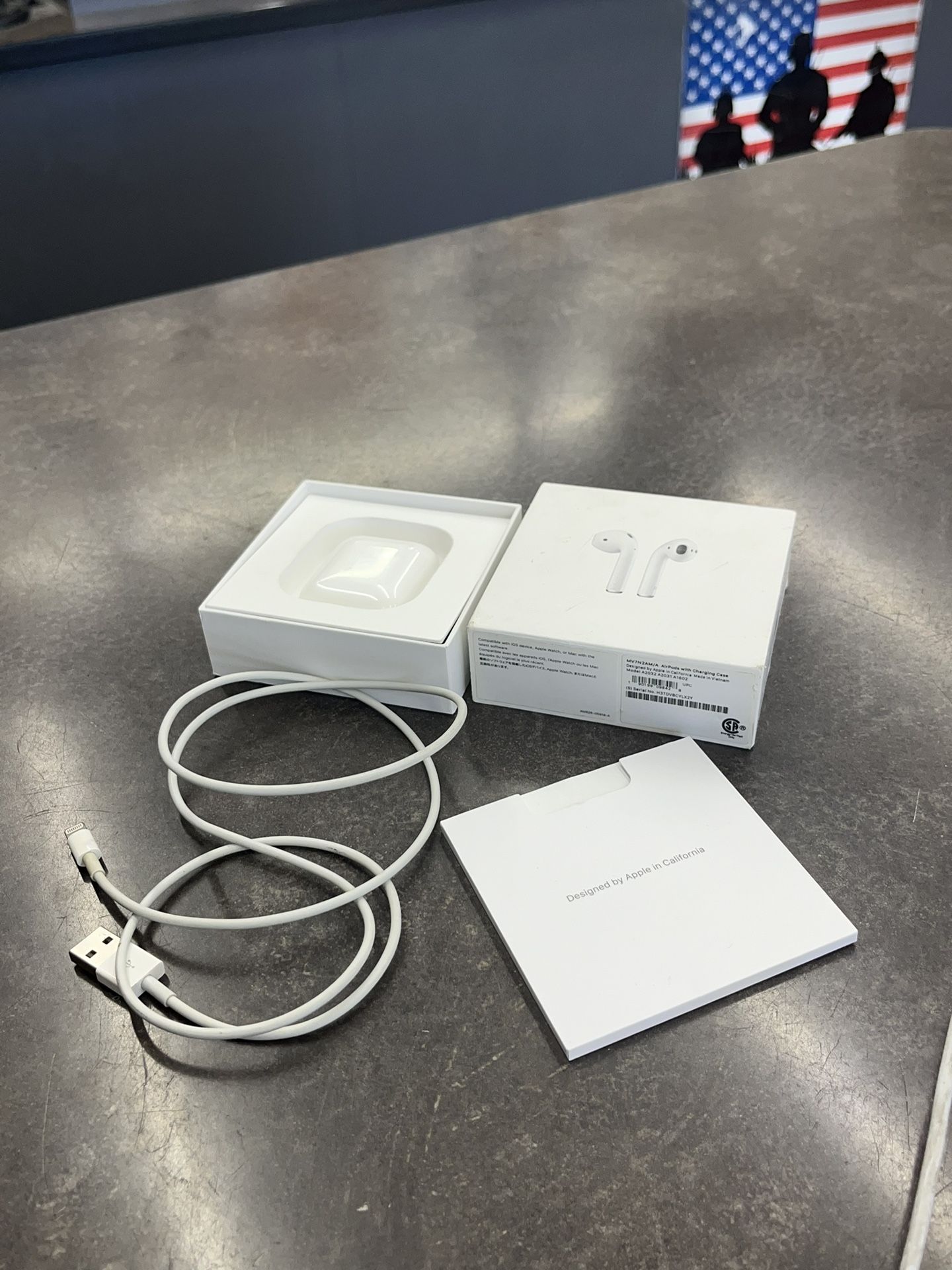 Apple AirPods 2nd generation A2032 W Charger Case And Box