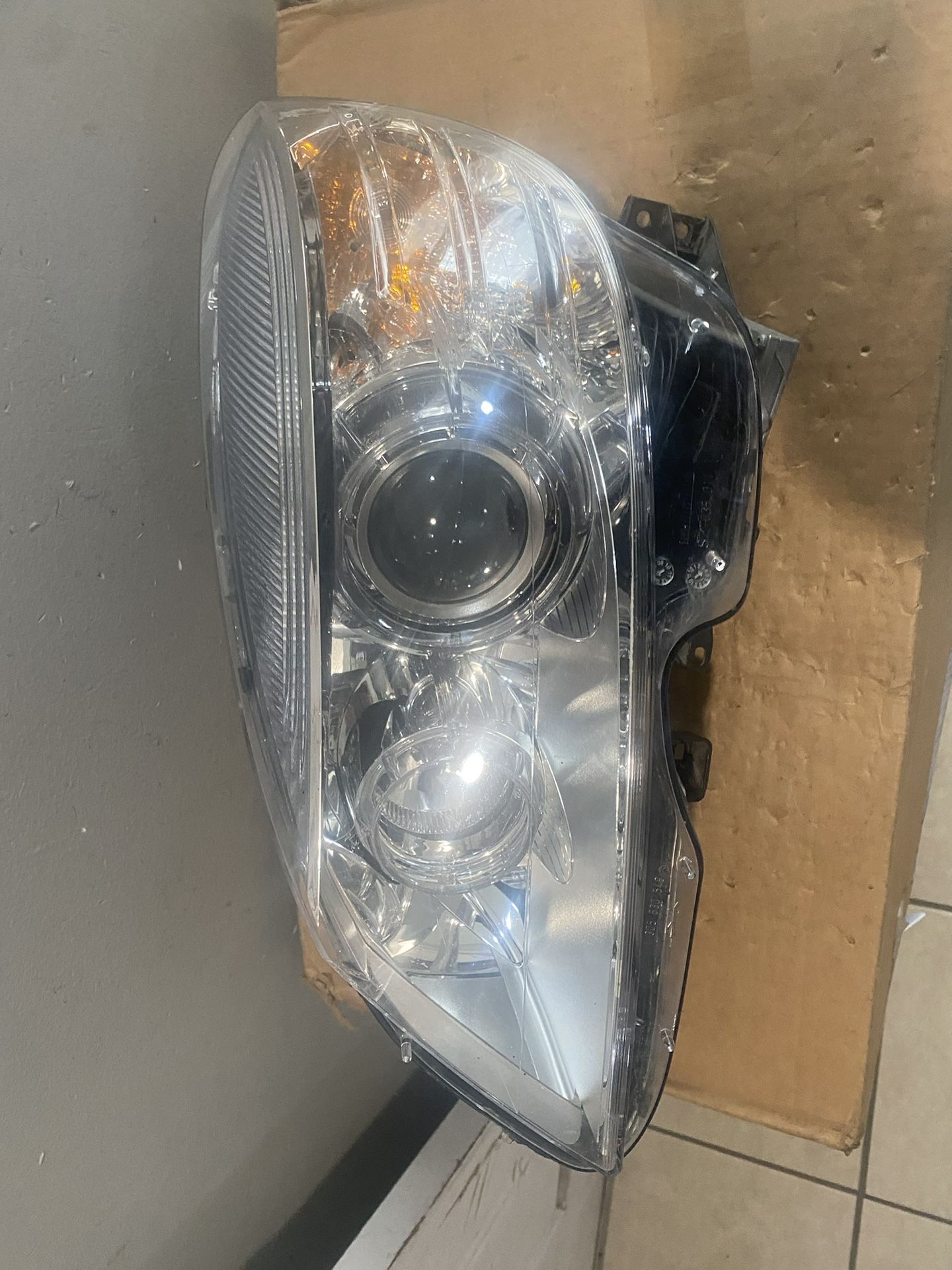 2008-2011 Mercedes Benz C Class Left Headlight