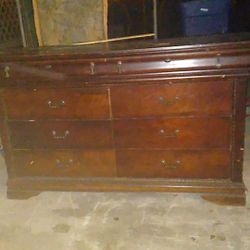 Full size Dresser