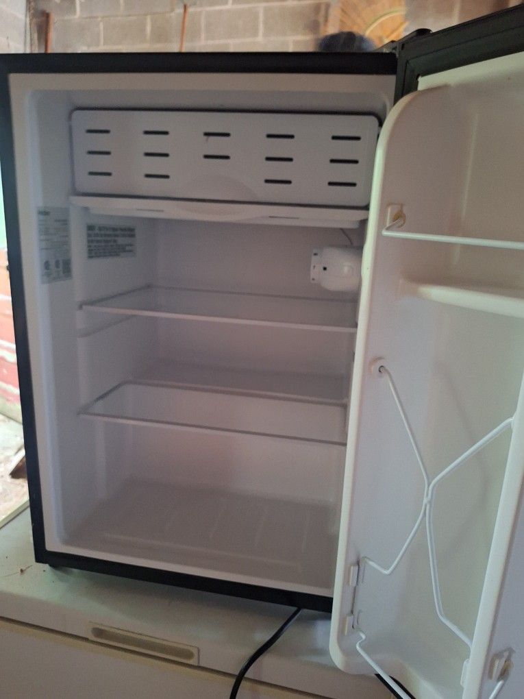 Haier Mini Fridge
