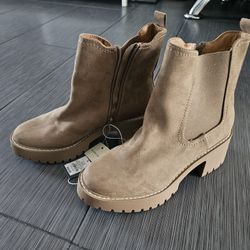 WINTER BOOTS (SZ 8)