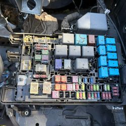 Parts Only 2018 Toyota Tacoma v6 Engine Fuse Box