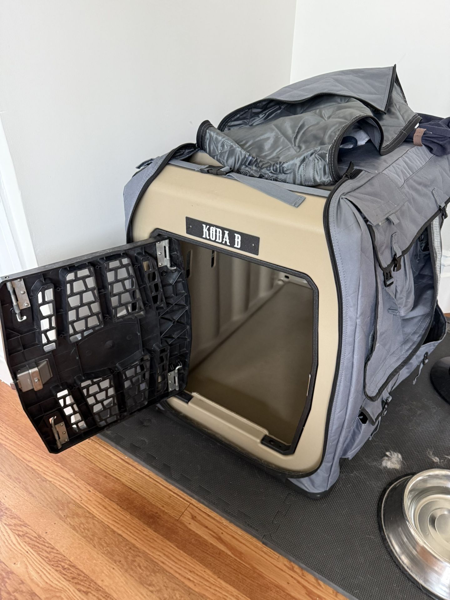 Lucky Duck dog kennel large - Need Gone Today