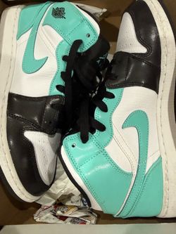 Air Jordan 1 Mid Tropical Twist size 7Y